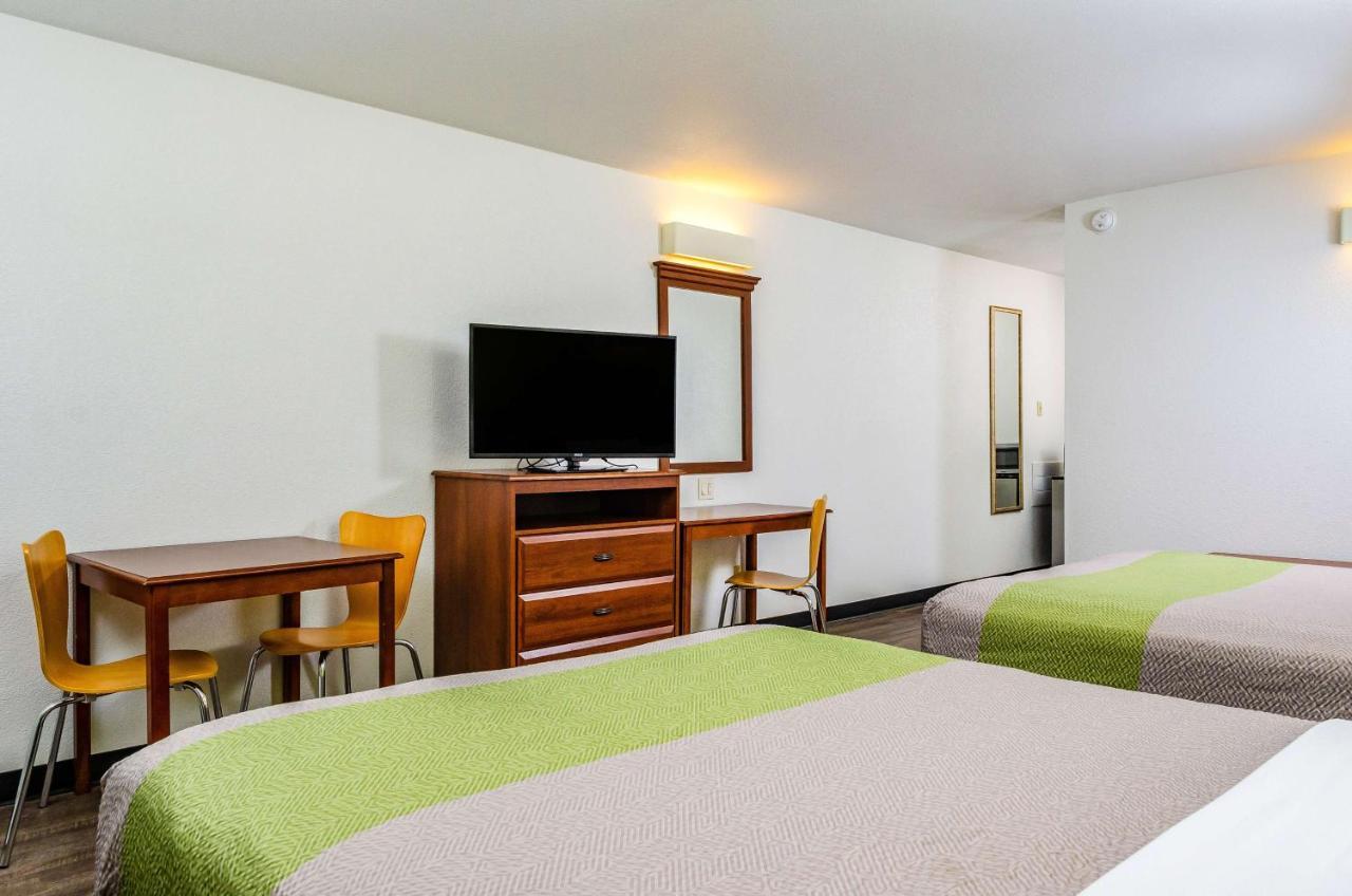 Motel 6 Oakdale, Ca Bagian luar foto