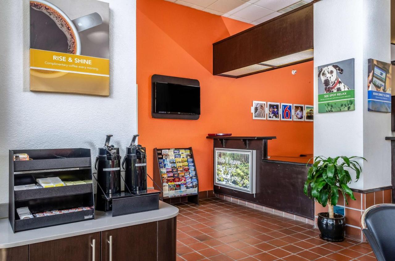 Motel 6 Oakdale, Ca Bagian luar foto