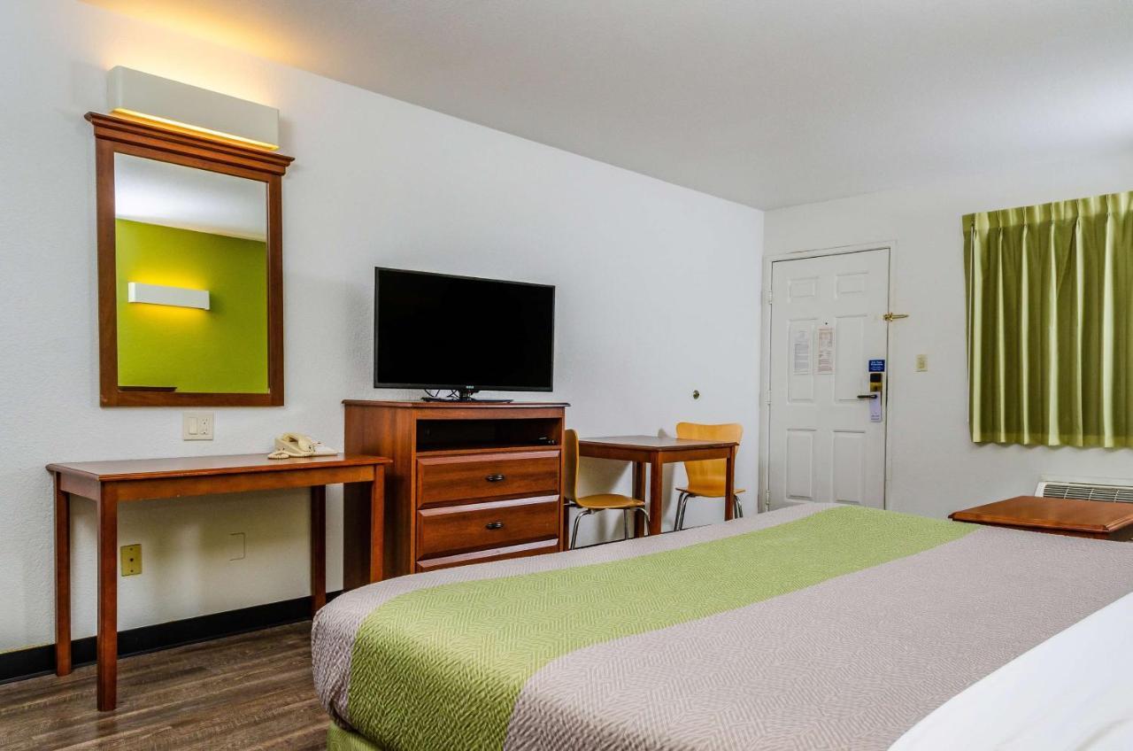 Motel 6 Oakdale, Ca Bagian luar foto