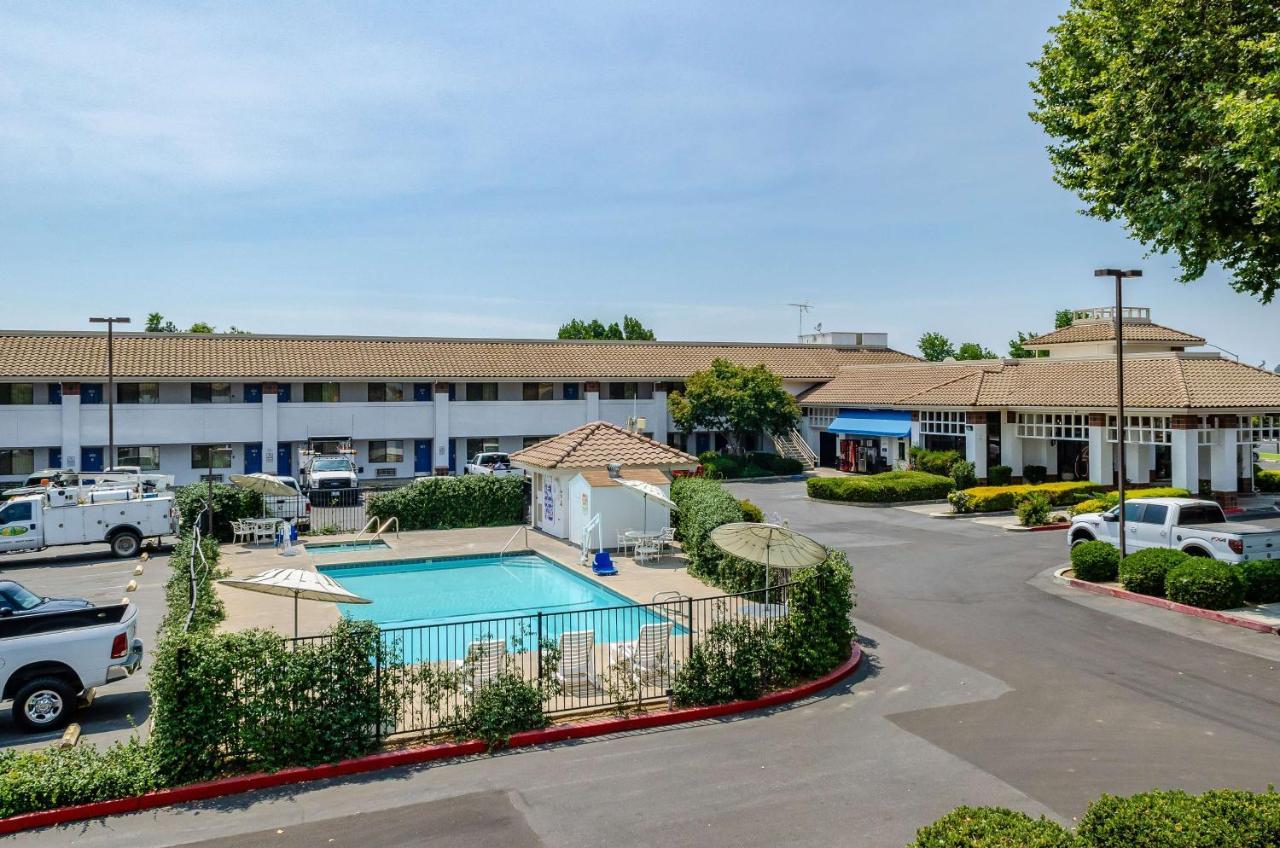 Motel 6 Oakdale, Ca Bagian luar foto