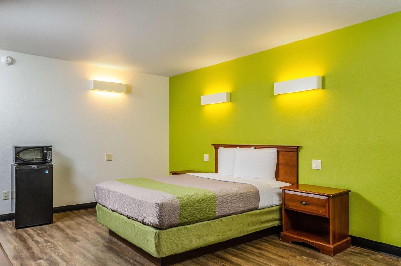 Motel 6 Oakdale, Ca Bagian luar foto