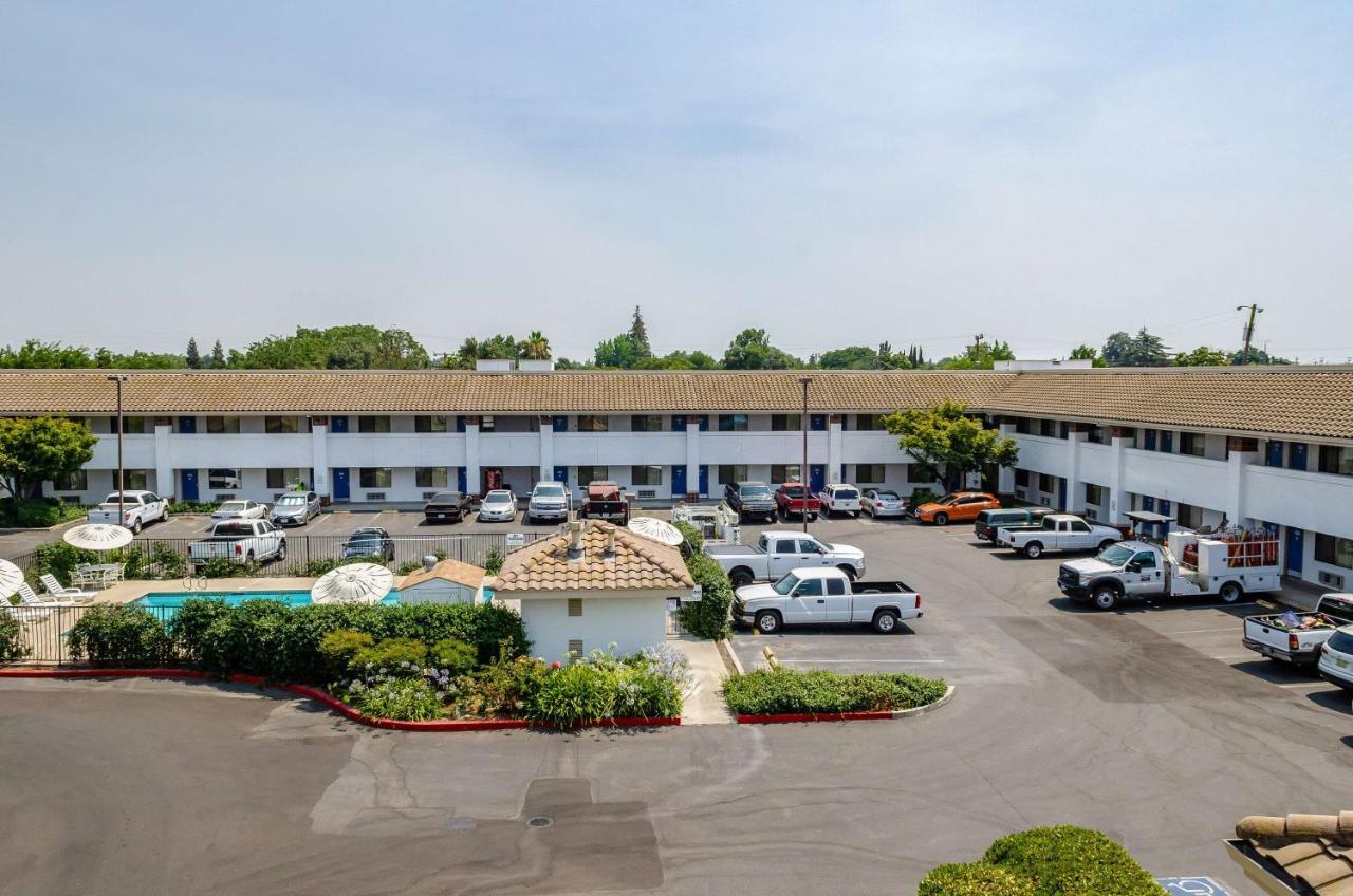 Motel 6 Oakdale, Ca Bagian luar foto
