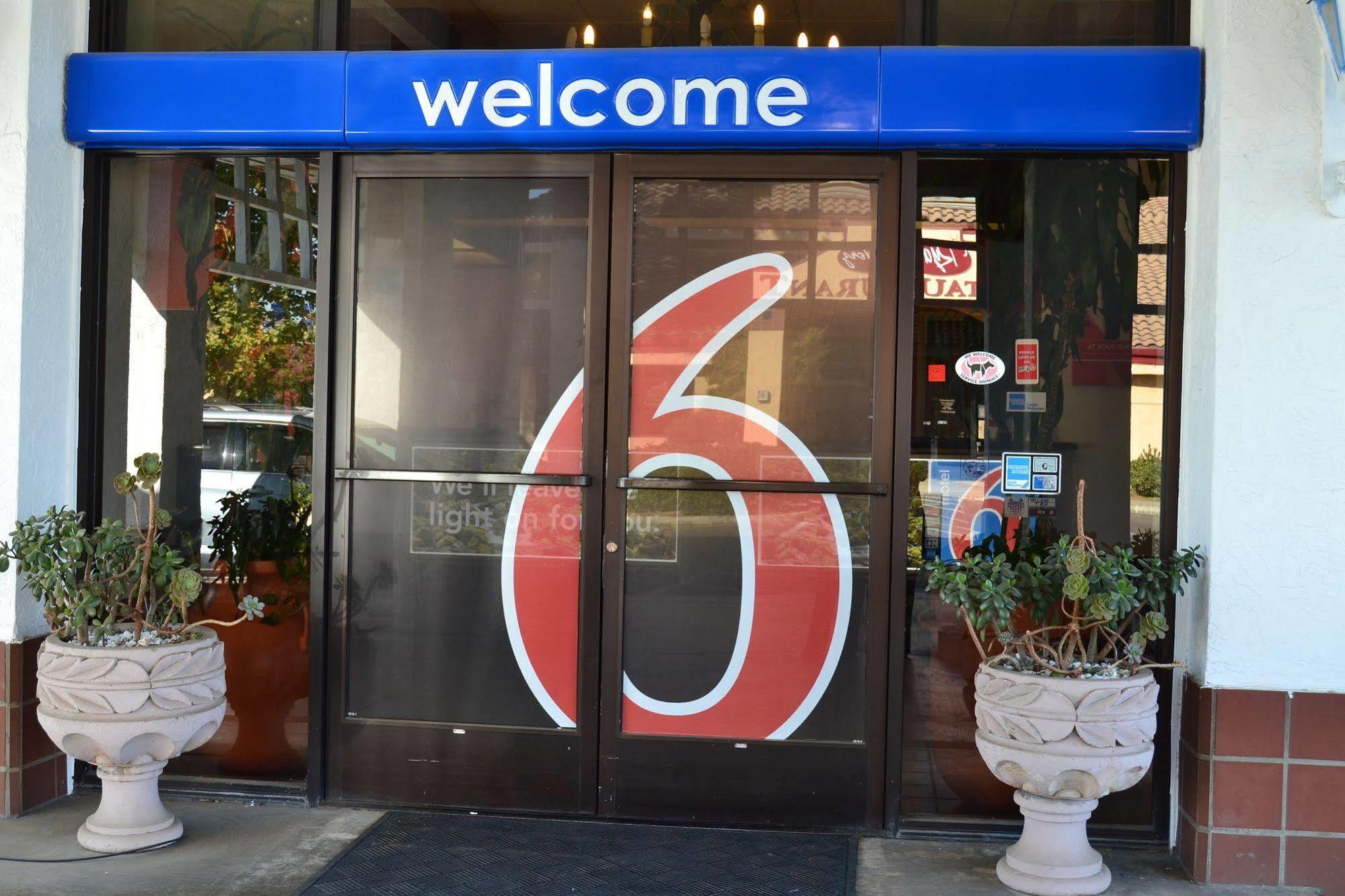Motel 6 Oakdale, Ca Bagian luar foto