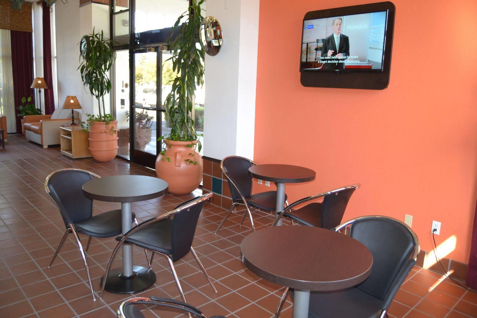 Motel 6 Oakdale, Ca Bagian luar foto