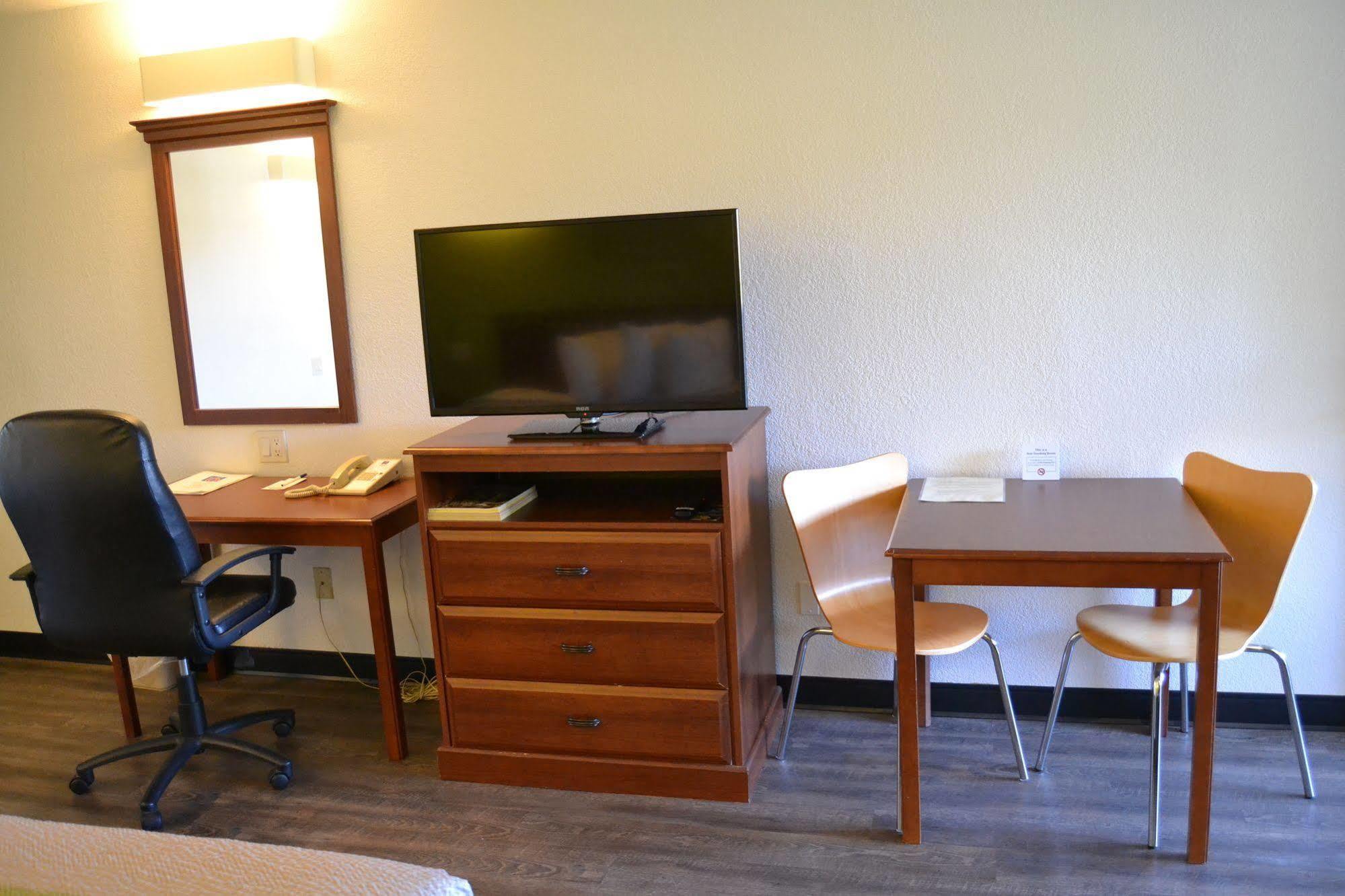 Motel 6 Oakdale, Ca Bagian luar foto