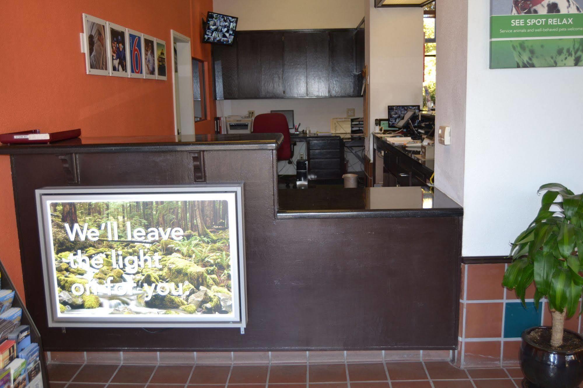 Motel 6 Oakdale, Ca Bagian luar foto