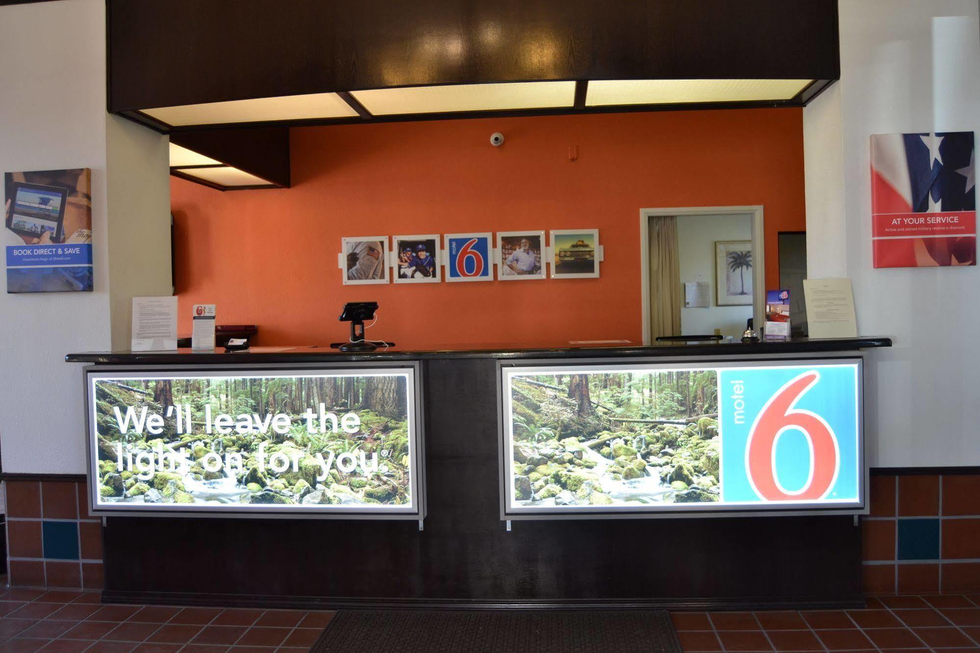 Motel 6 Oakdale, Ca Bagian luar foto